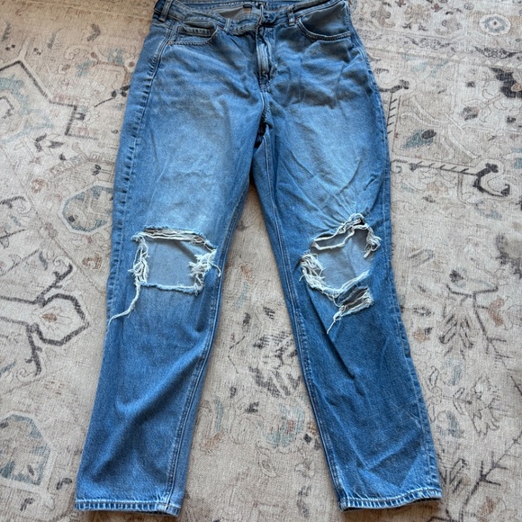 AE STRIGID curvy mom jean - Picture 2 of 2
